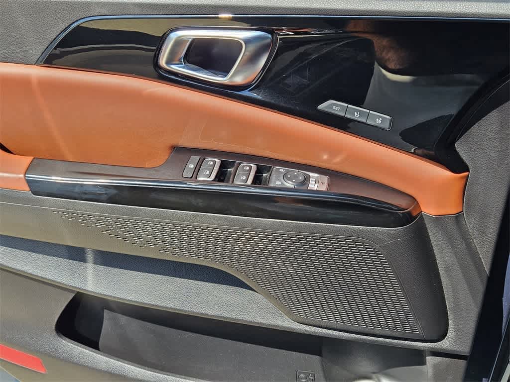 Thumbnail: 2022 Kia Carnival - 22