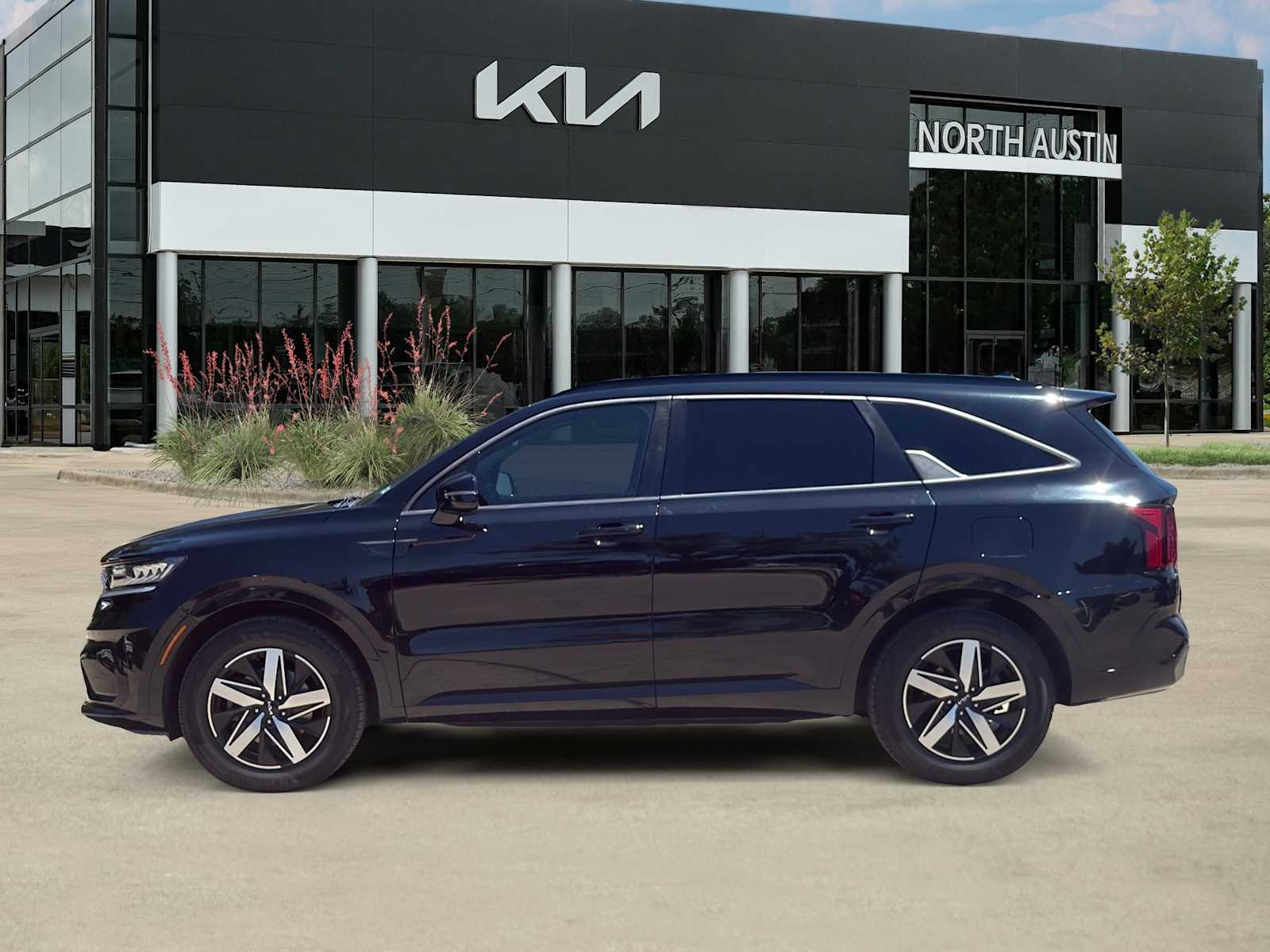 Thumbnail: 2022 Kia Sorento - 3
