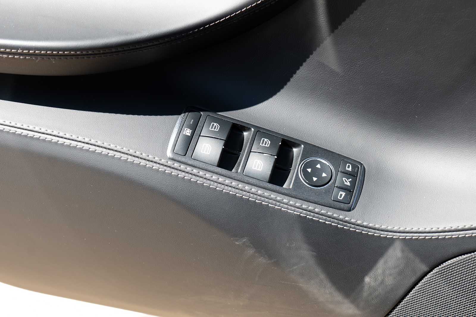 Thumbnail: 2017 Tesla Model S - 20