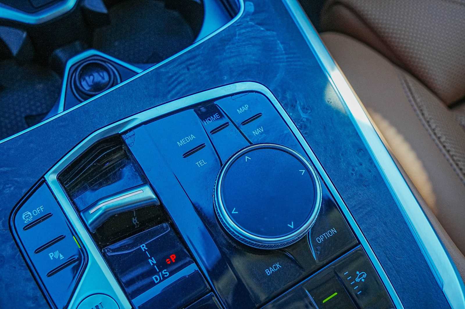 Thumbnail: 2023 BMW X7 - 24