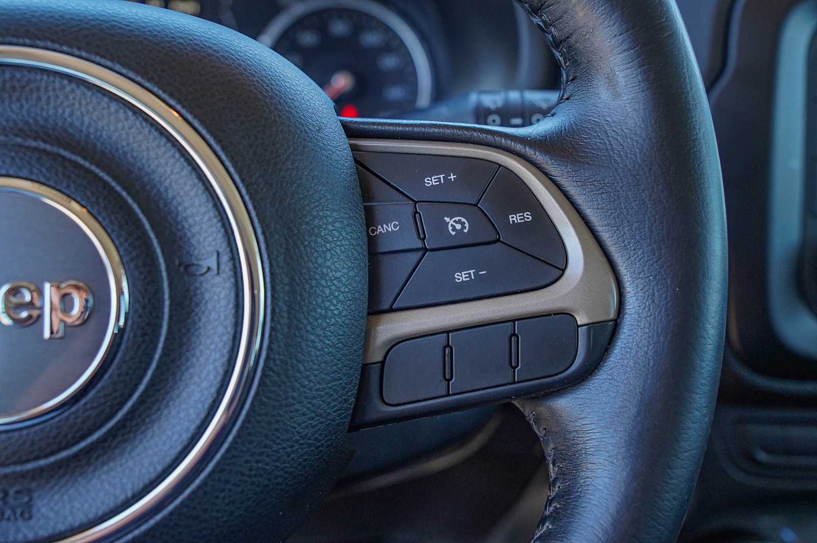 Thumbnail: 2015 Jeep Renegade - 14