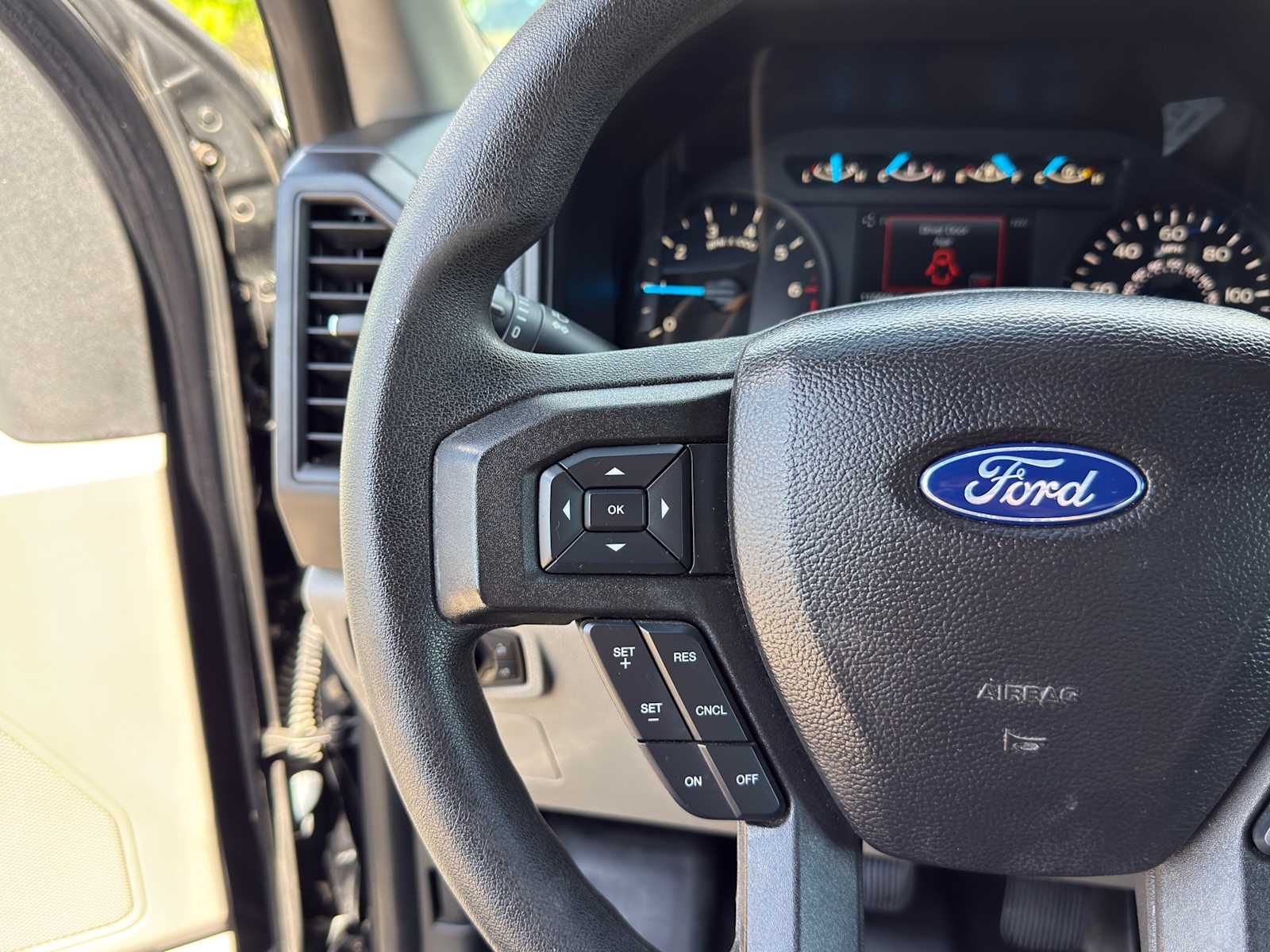 Thumbnail: 2017 Ford F-150 - 20