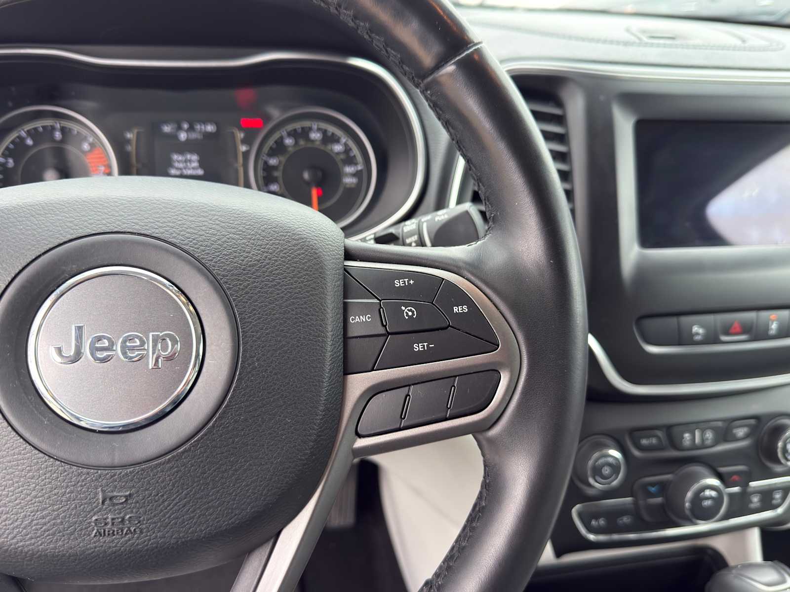 Thumbnail: 2021 Jeep Cherokee - 19