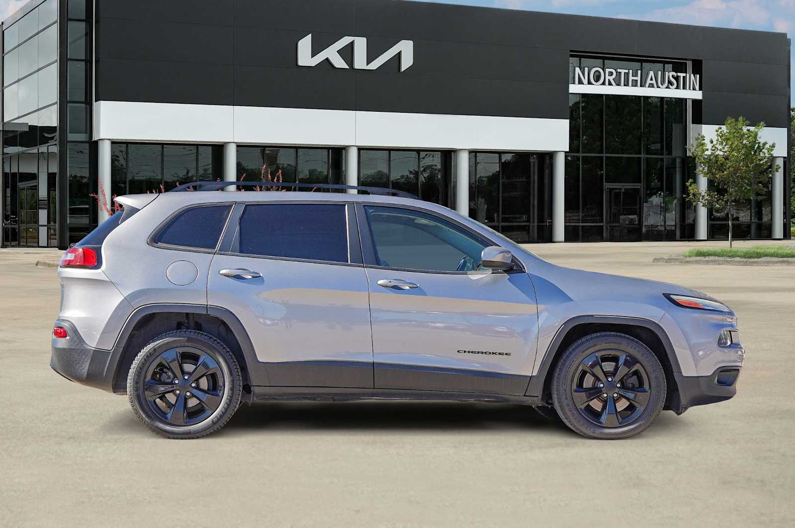 Thumbnail: 2016 Jeep Cherokee - 7