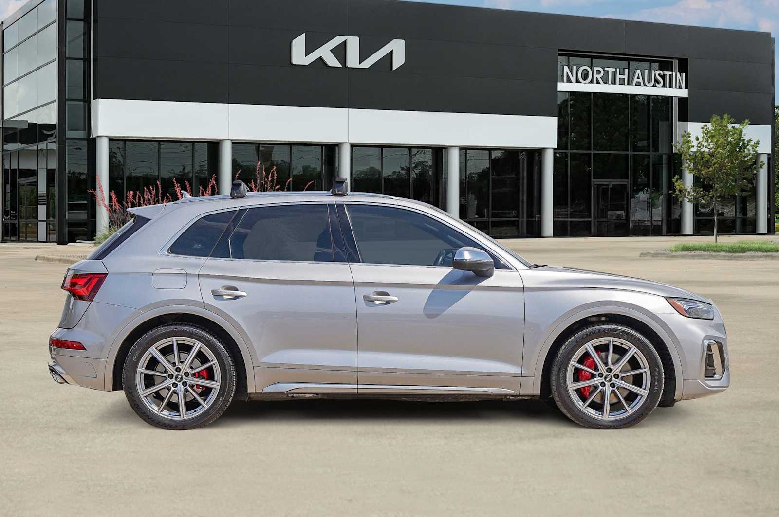 Thumbnail: 2023 Audi SQ5 - 7