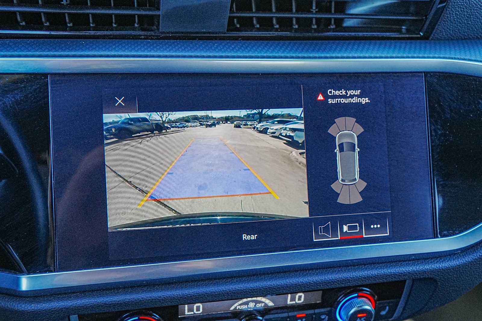 Thumbnail: 2020 Audi Q3 - 17