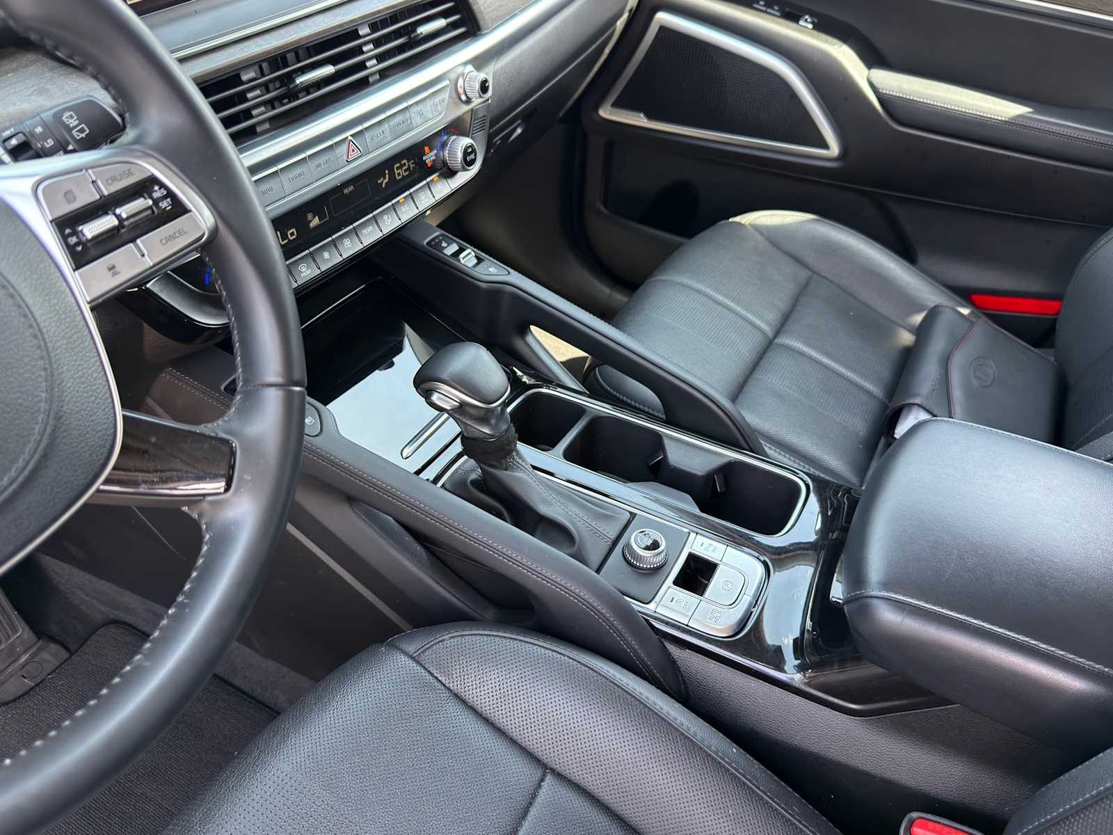 Thumbnail: 2020 Kia Telluride - 13