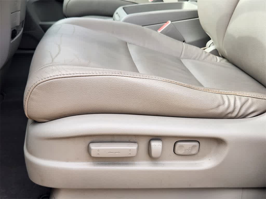 Thumbnail: 2013 Honda Odyssey - 24