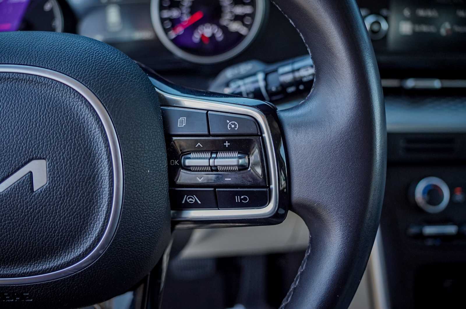 Thumbnail: 2024 Kia Carnival - 16