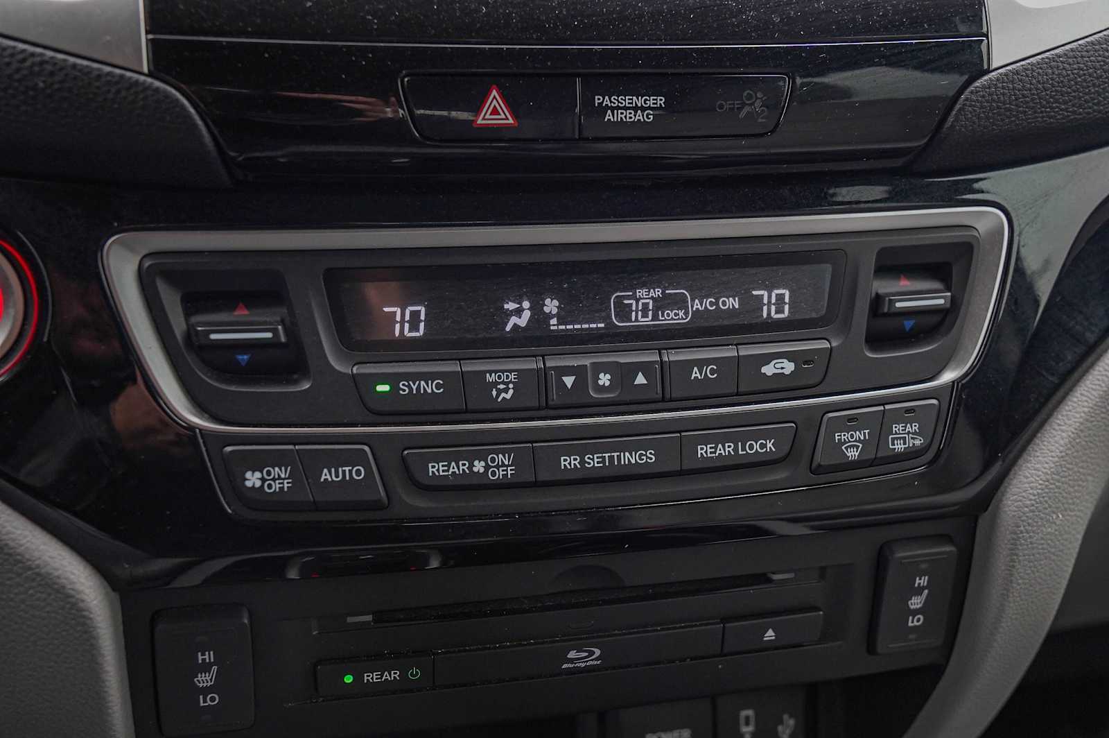 Thumbnail: 2018 Honda Pilot - 19