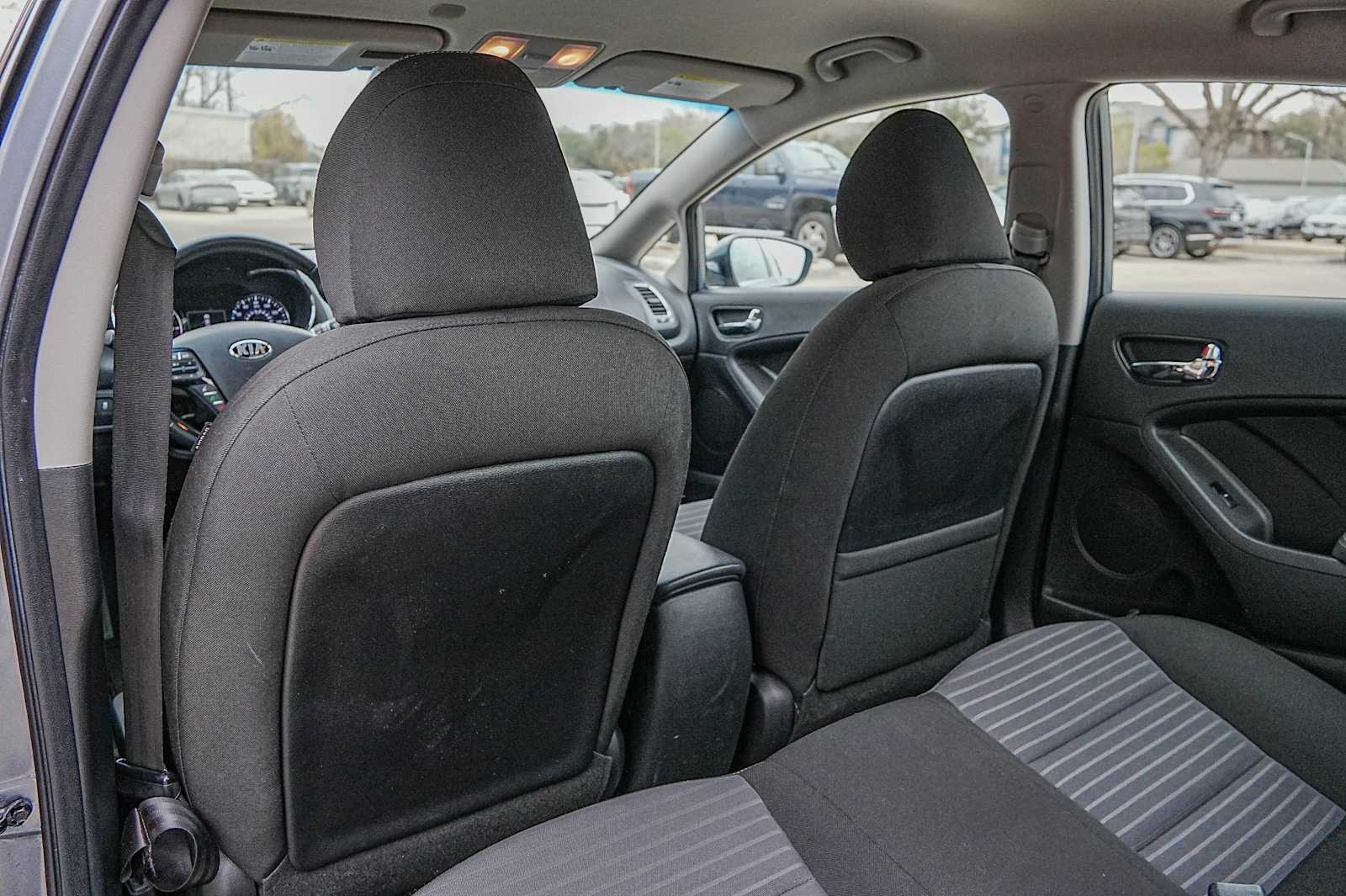 Thumbnail: 2017 Kia Forte - 28