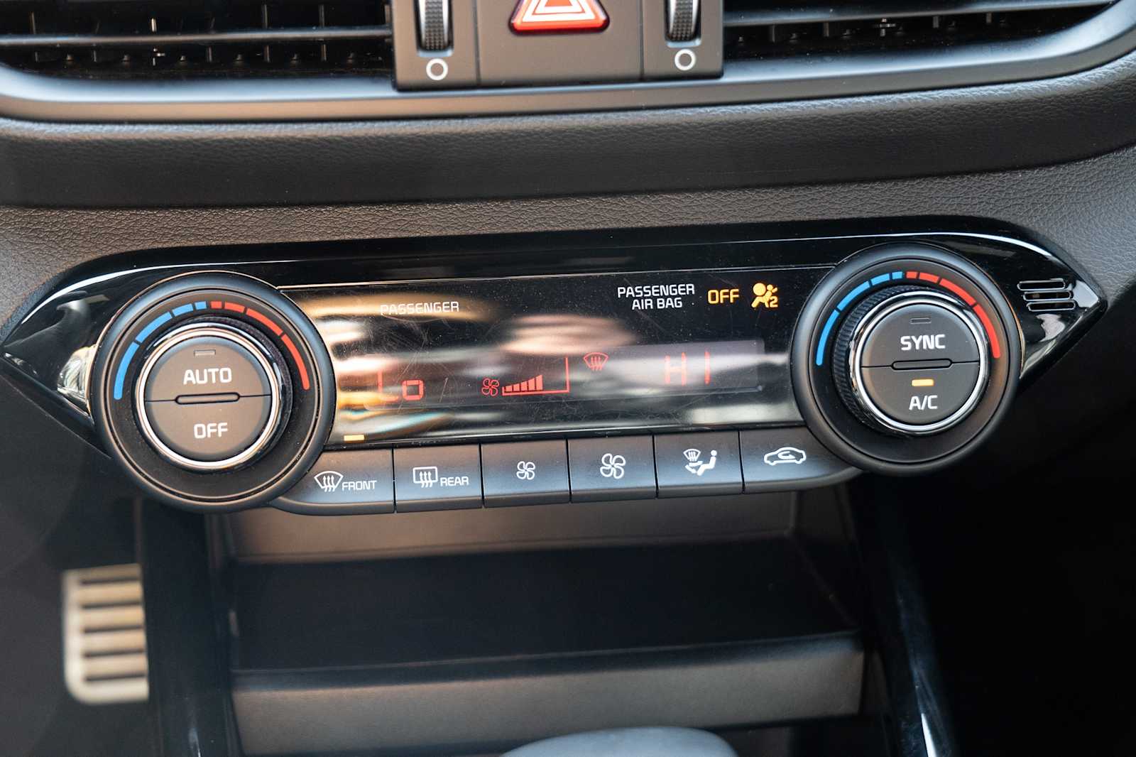 Thumbnail: 2024 Kia Forte - 17