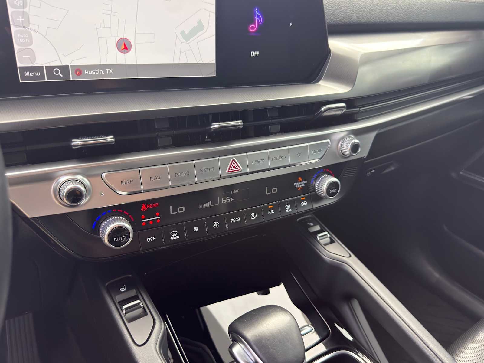 Thumbnail: 2023 Kia Telluride - 12