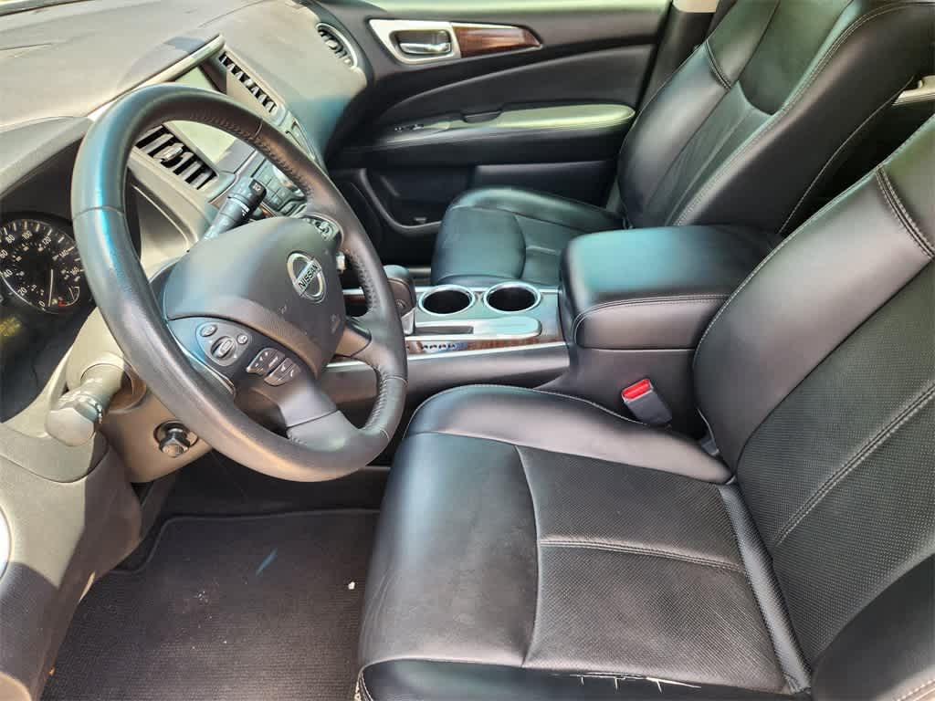 Thumbnail: 2015 Nissan Pathfinder - 13