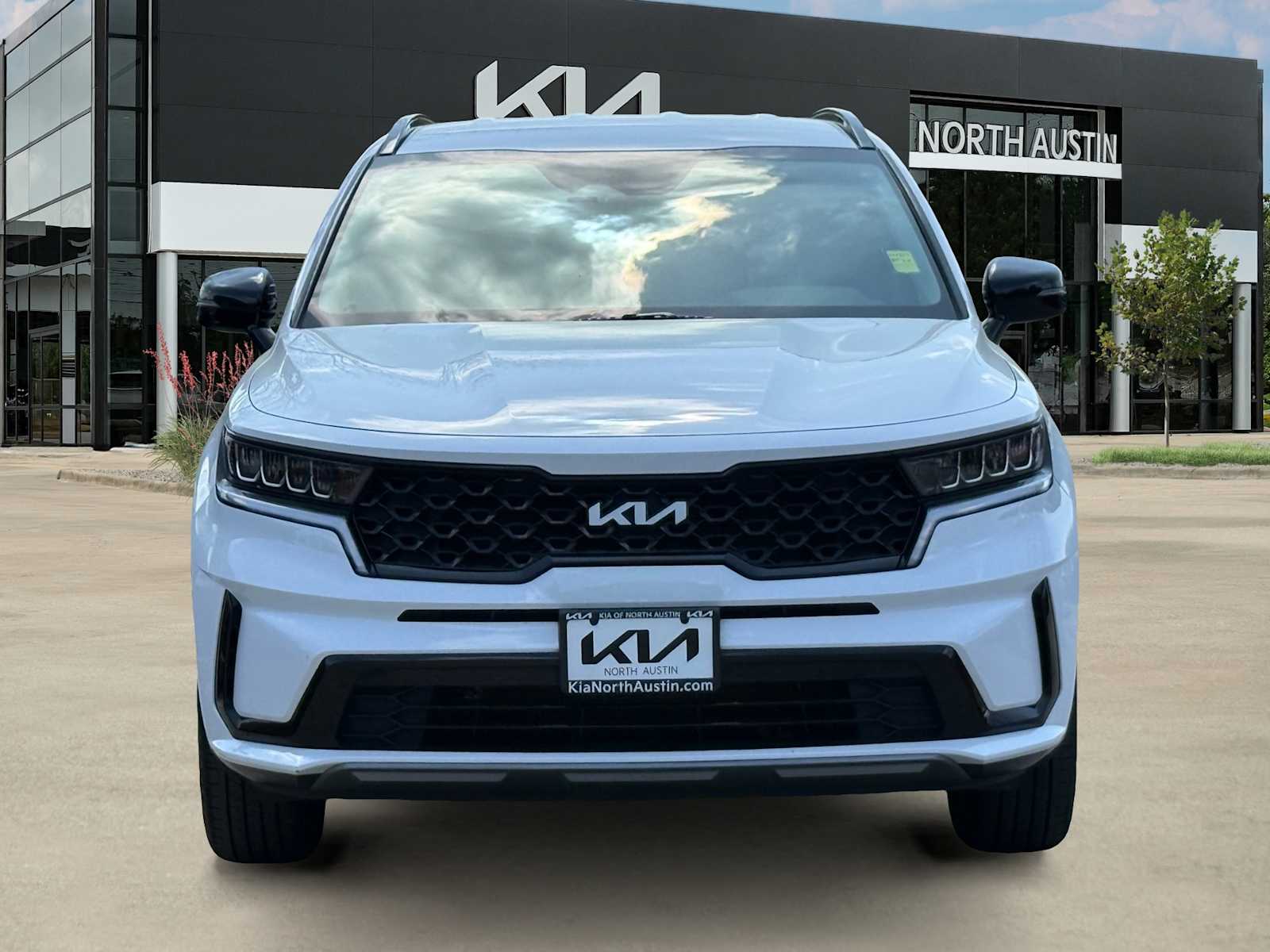 Thumbnail: 2023 Kia Sorento - 4