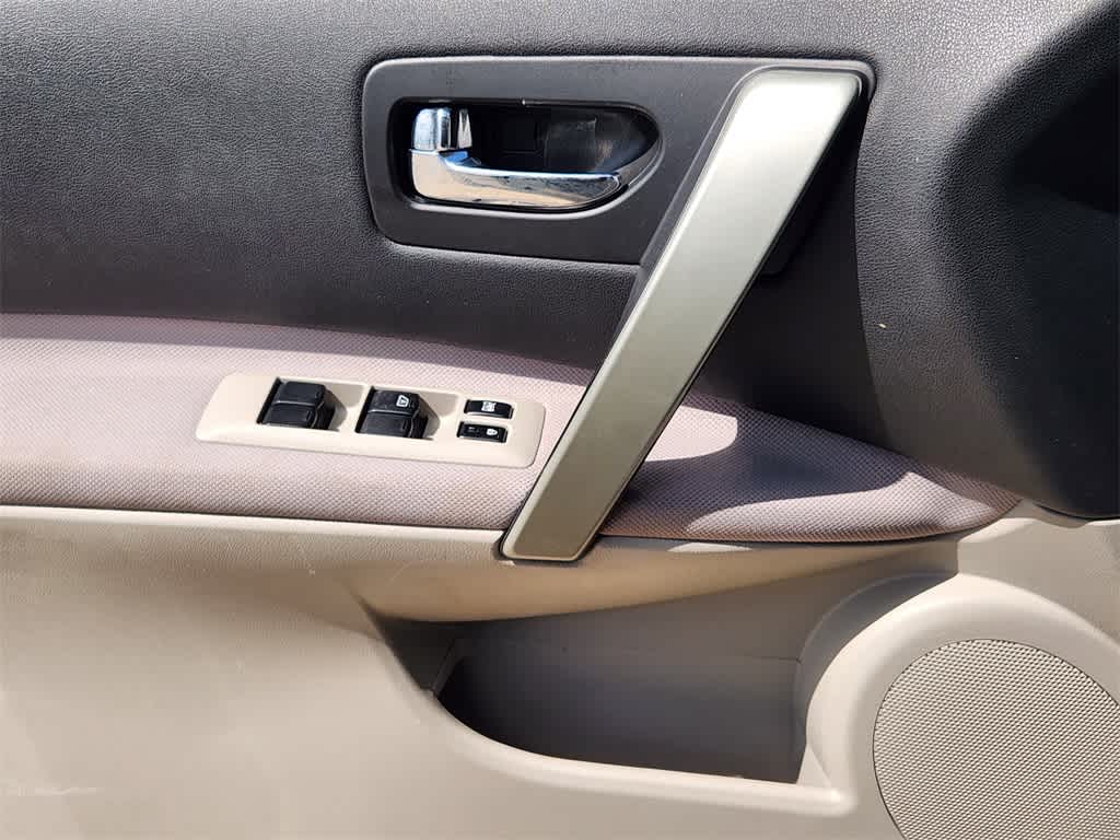 Thumbnail: 2014 Nissan Rogue - 23
