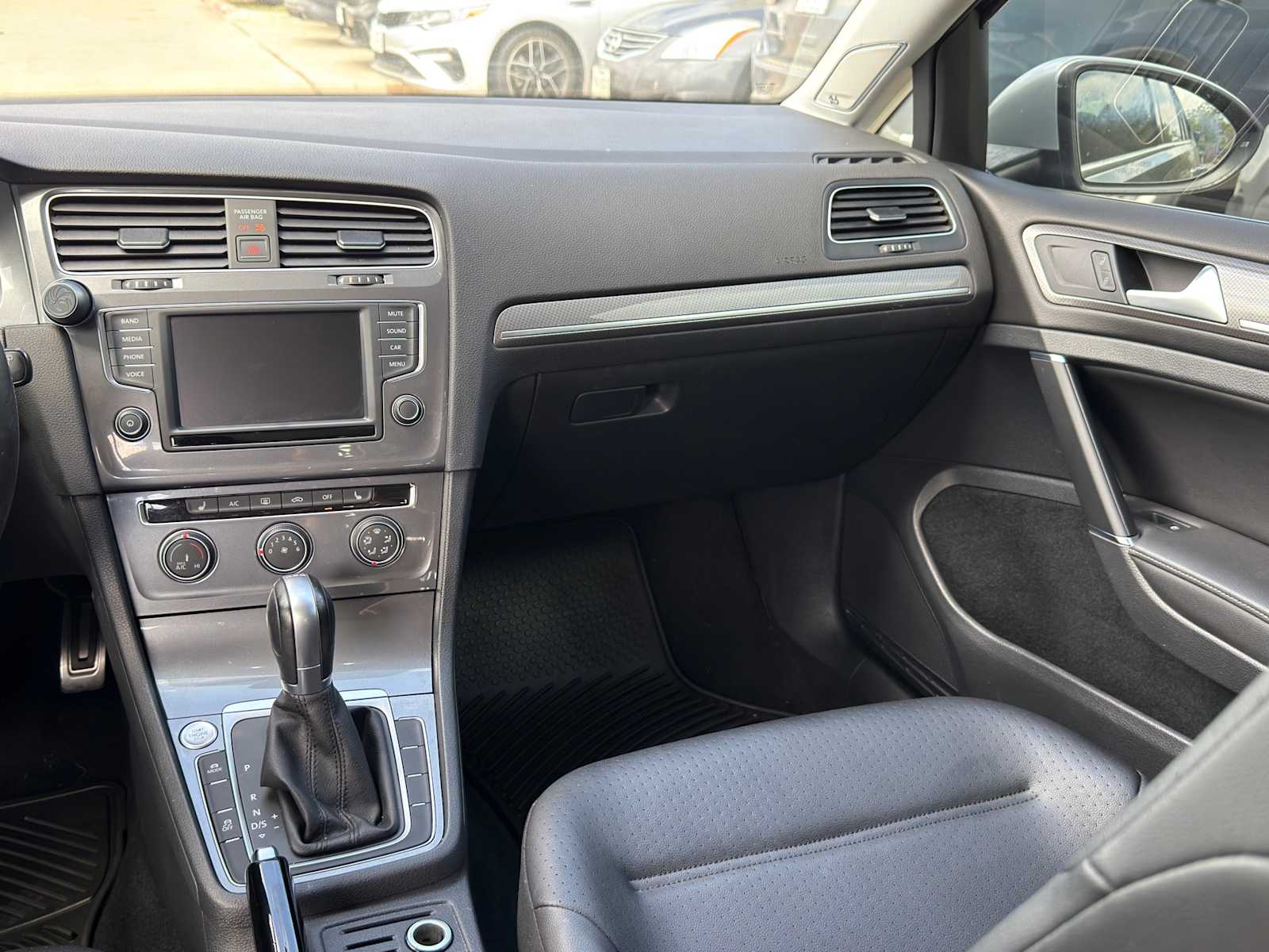 Thumbnail: 2020 Kia Sorento - 24