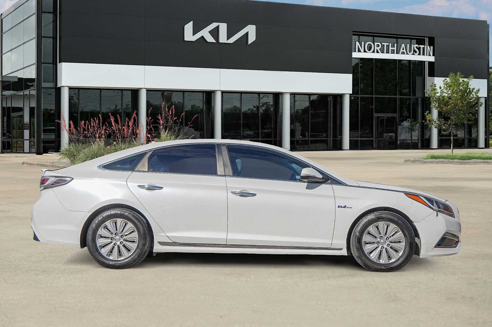 Thumbnail: 2017 Hyundai Sonata - 12