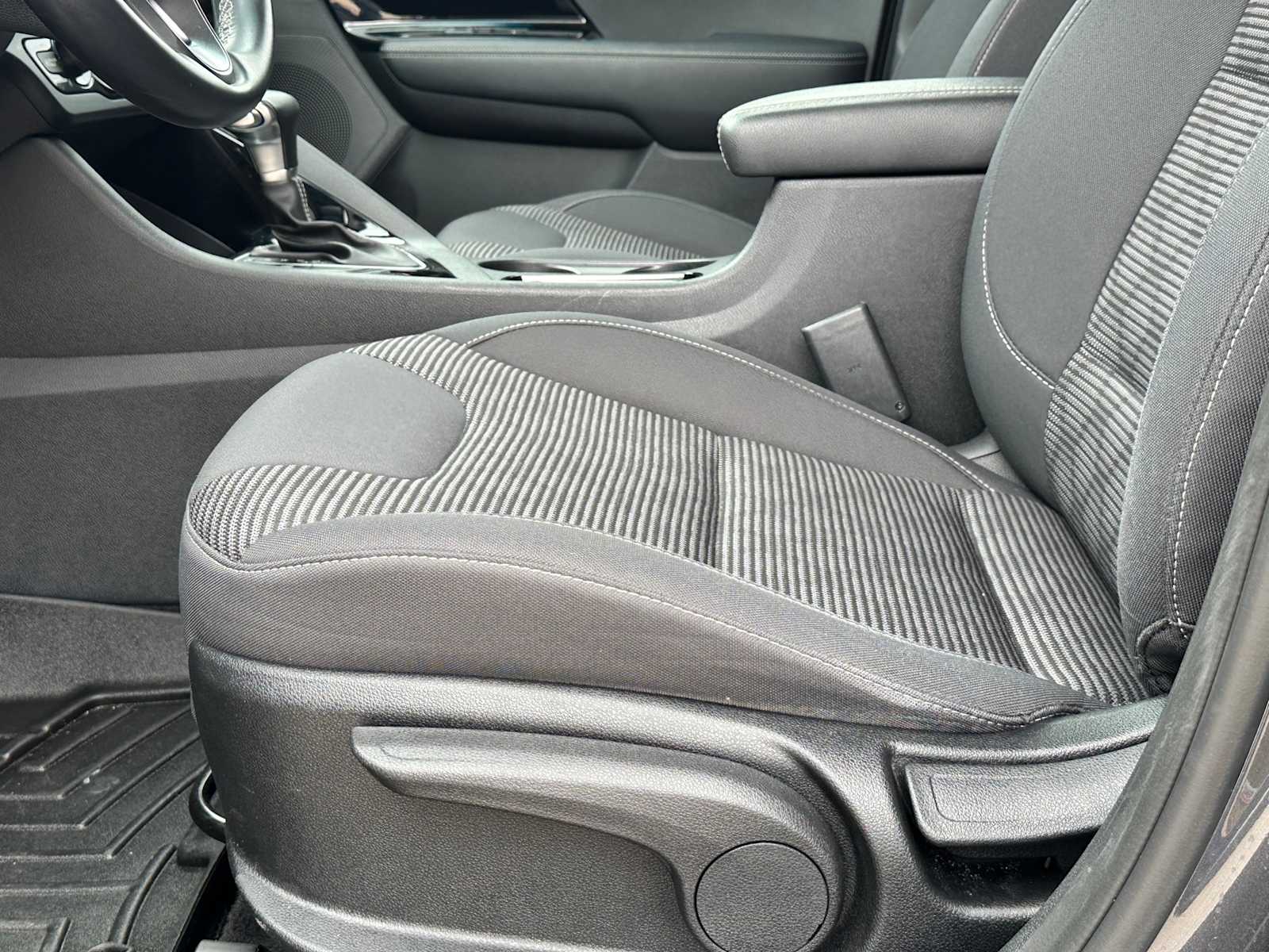 Thumbnail: 2020 Kia Niro - 18