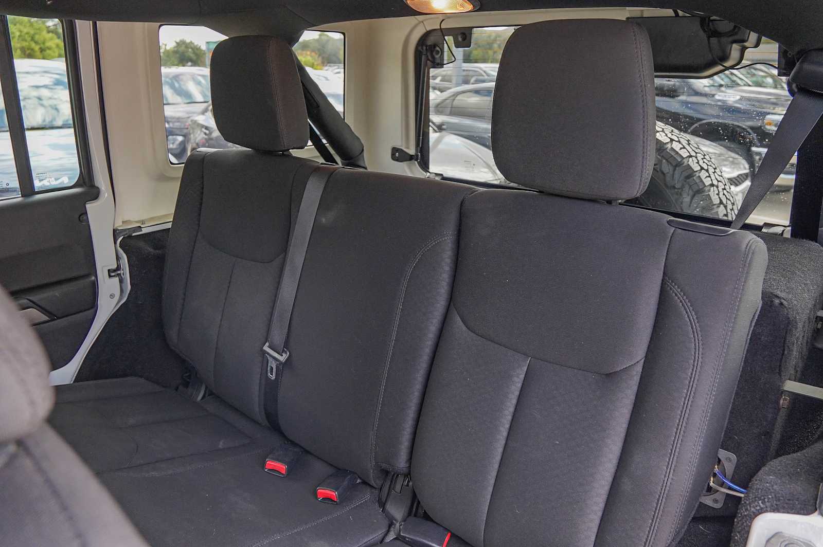 Thumbnail: 2016 Jeep Wrangler - 28