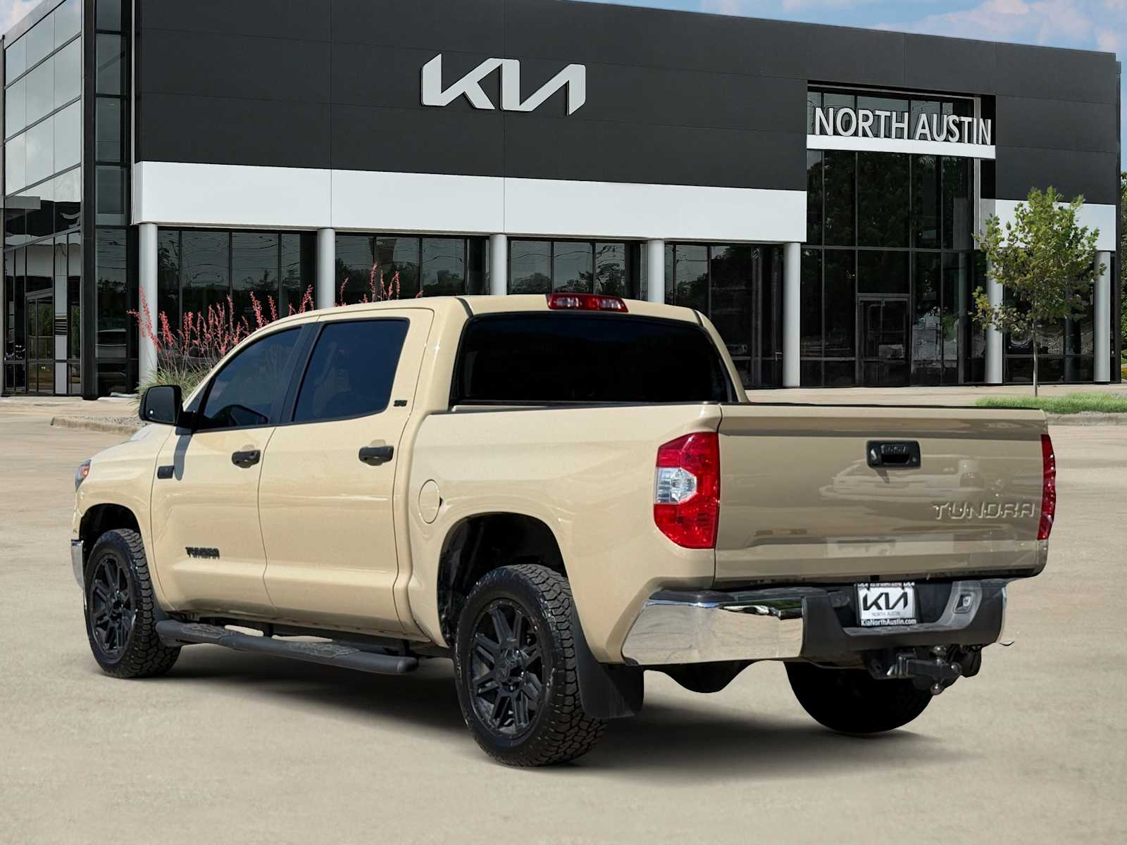 Thumbnail: 2019 Toyota Tundra - 9