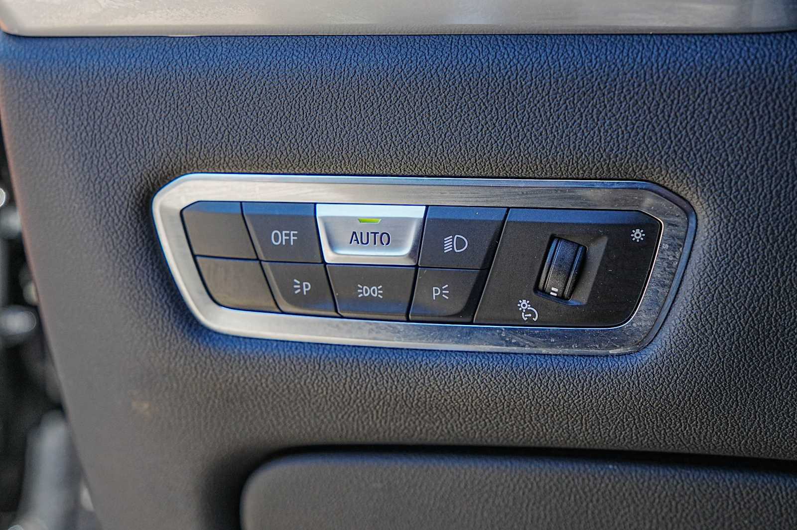 Thumbnail: 2023 BMW X7 - 25