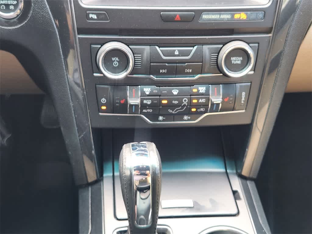 Thumbnail: 2016 Ford Explorer - 19