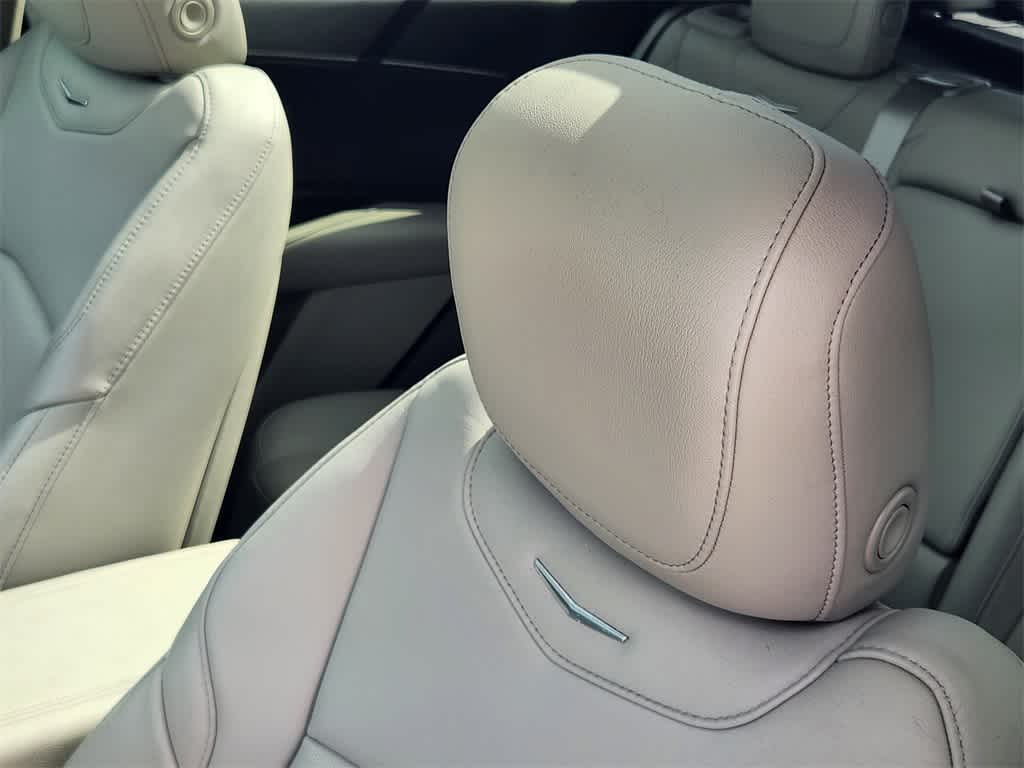 Thumbnail: 2023 Cadillac XT4 - 15