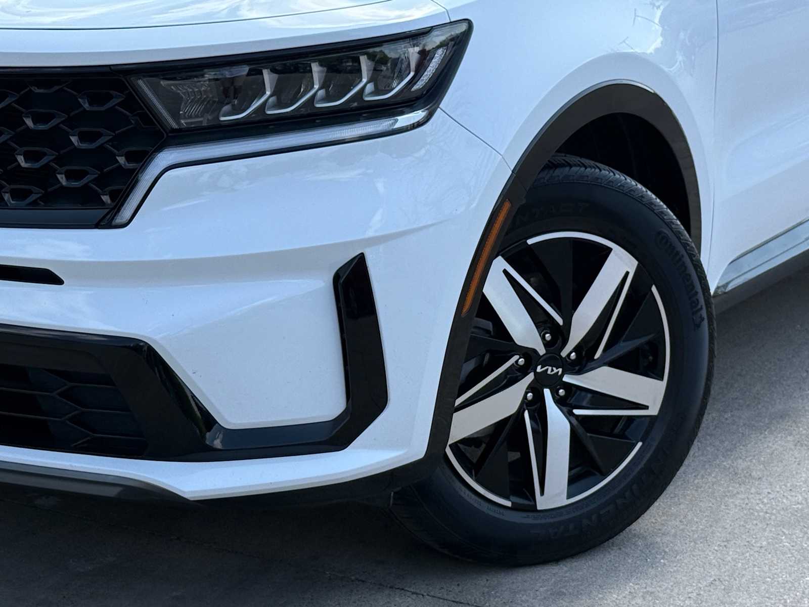 Thumbnail: 2023 Kia Sorento - 2