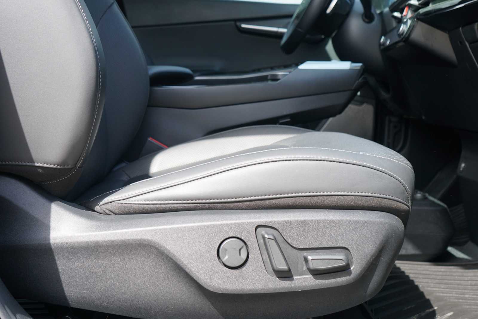 Thumbnail: 2024 Kia EV6 - 26