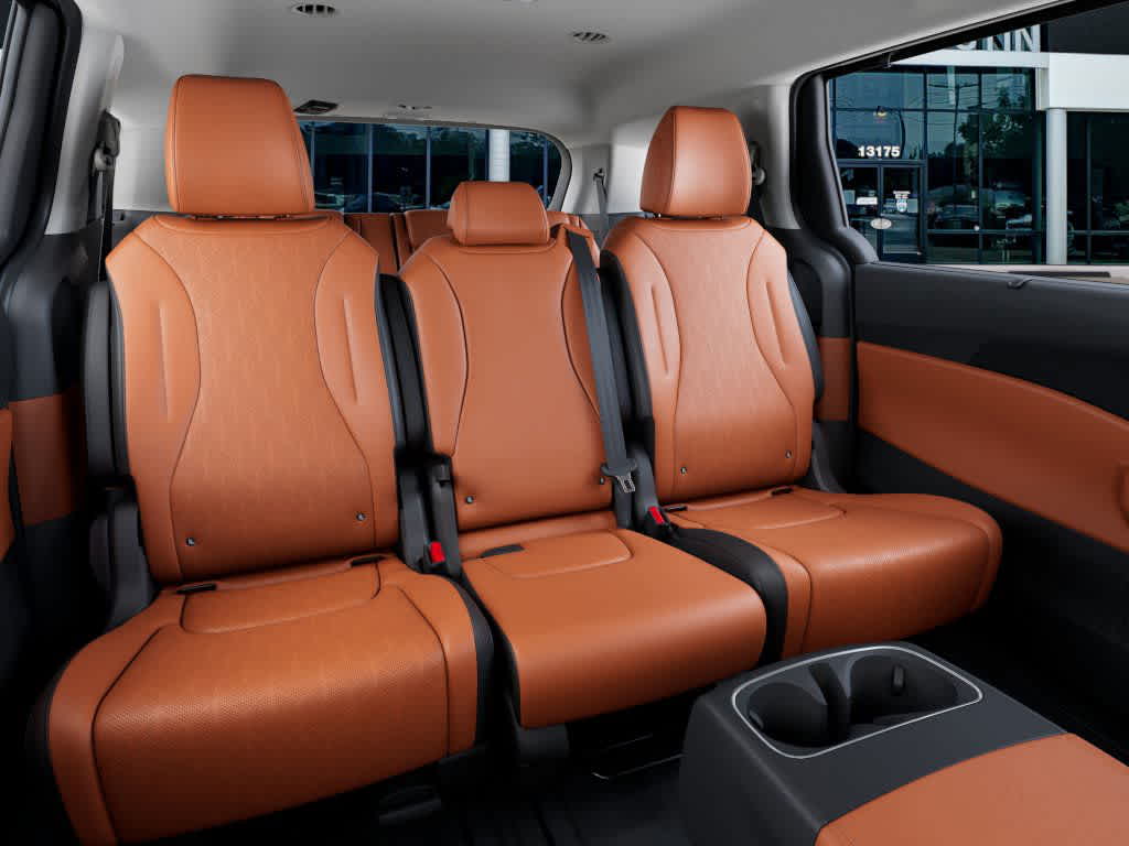 Thumbnail: 2026 Kia Carnival - 16