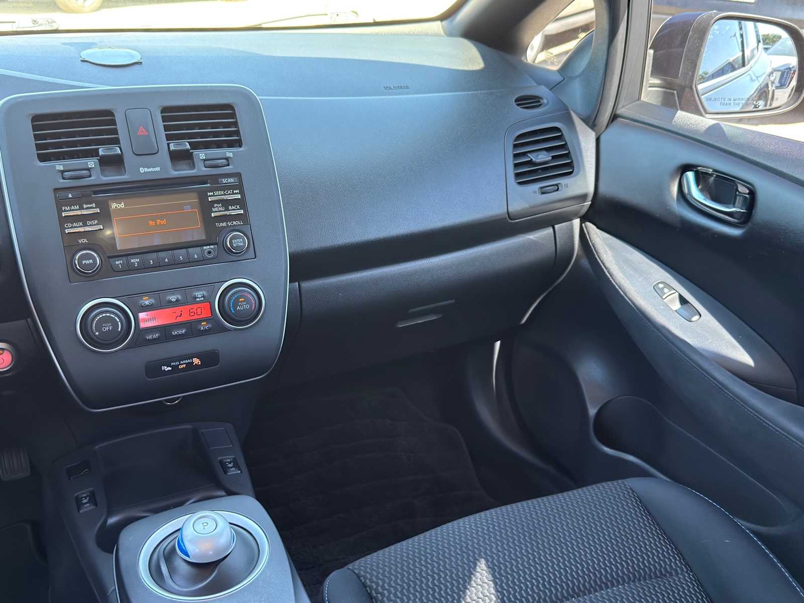 Thumbnail: 2013 Nissan Leaf - 22