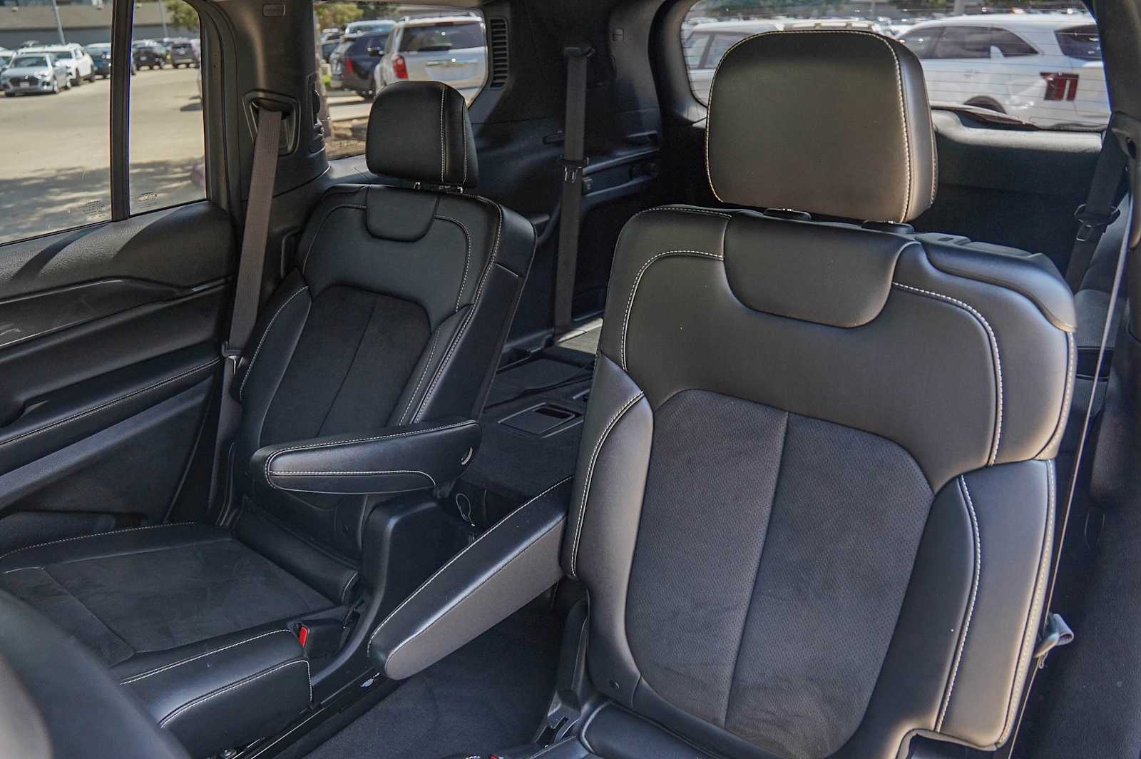 Thumbnail: 2022 Jeep Grand Cherokee - 30