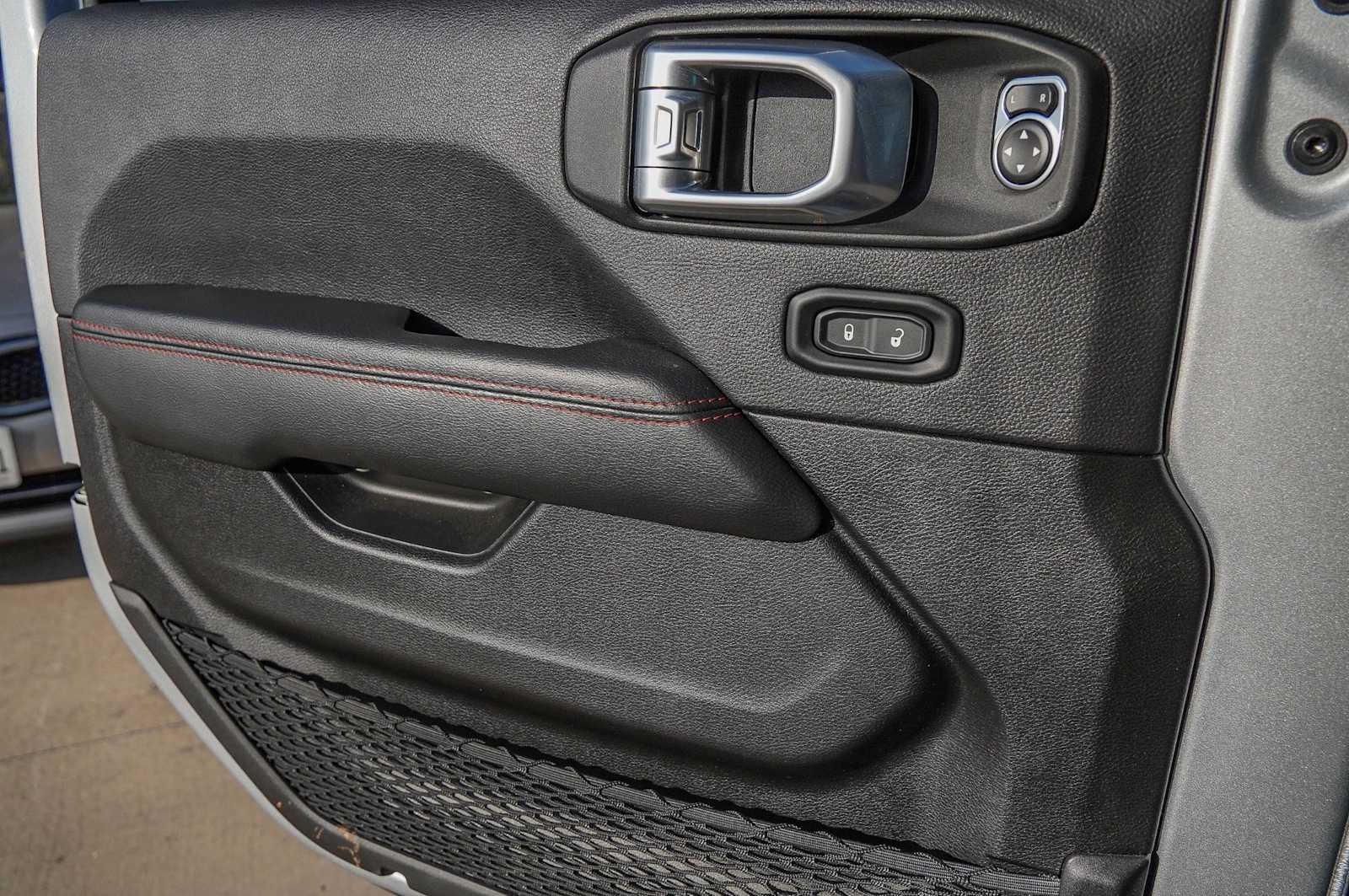 Thumbnail: 2023 Jeep Gladiator - 25