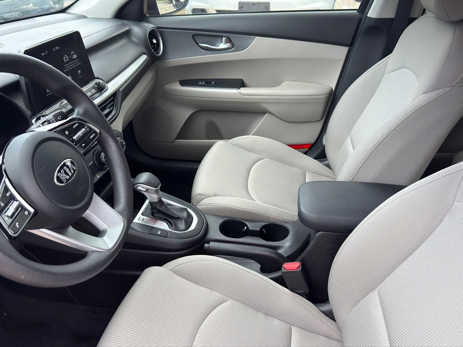 Thumbnail: 2021 Kia Forte - 10