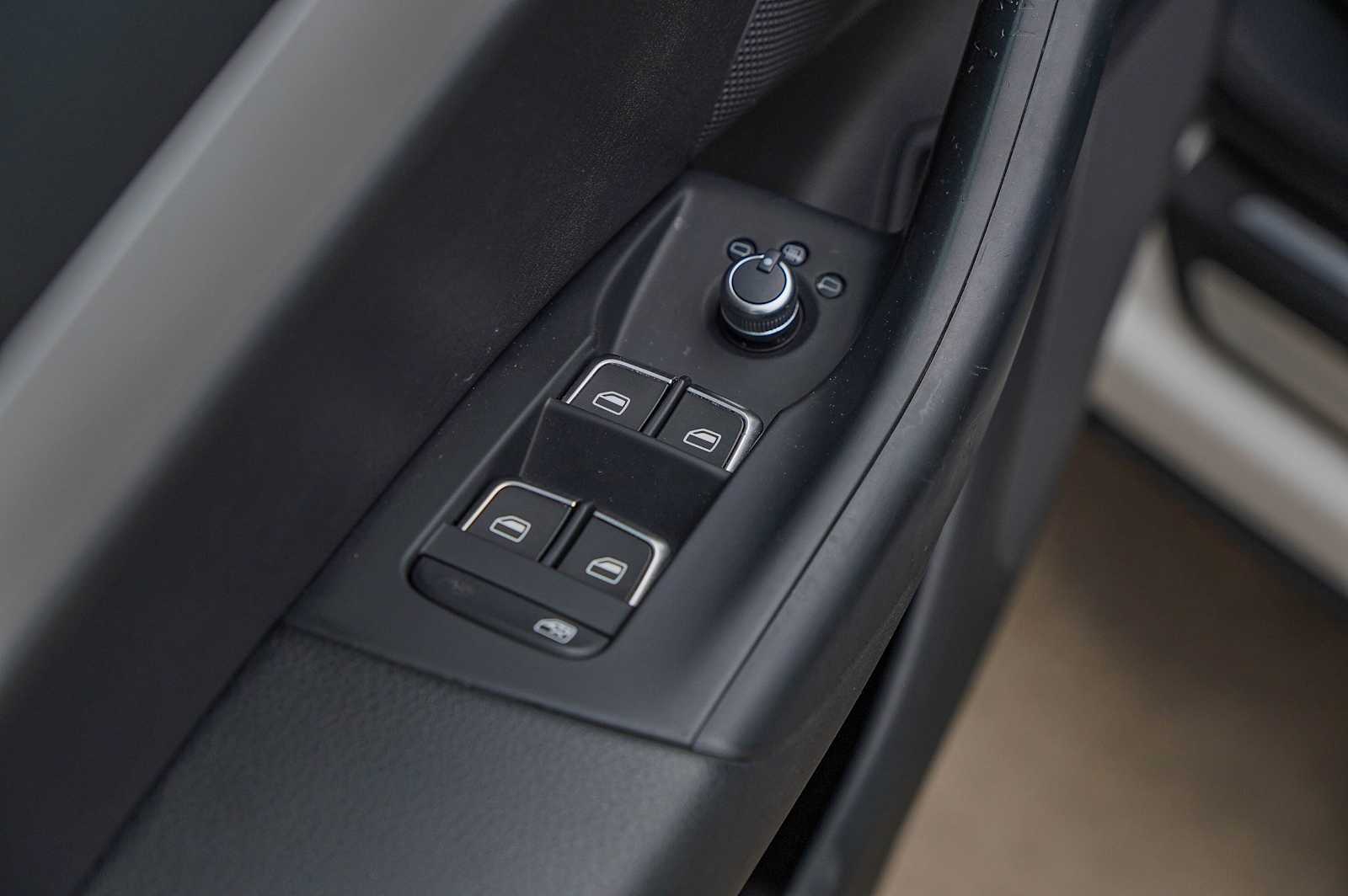 Thumbnail: 2018 Audi Q3 - 23