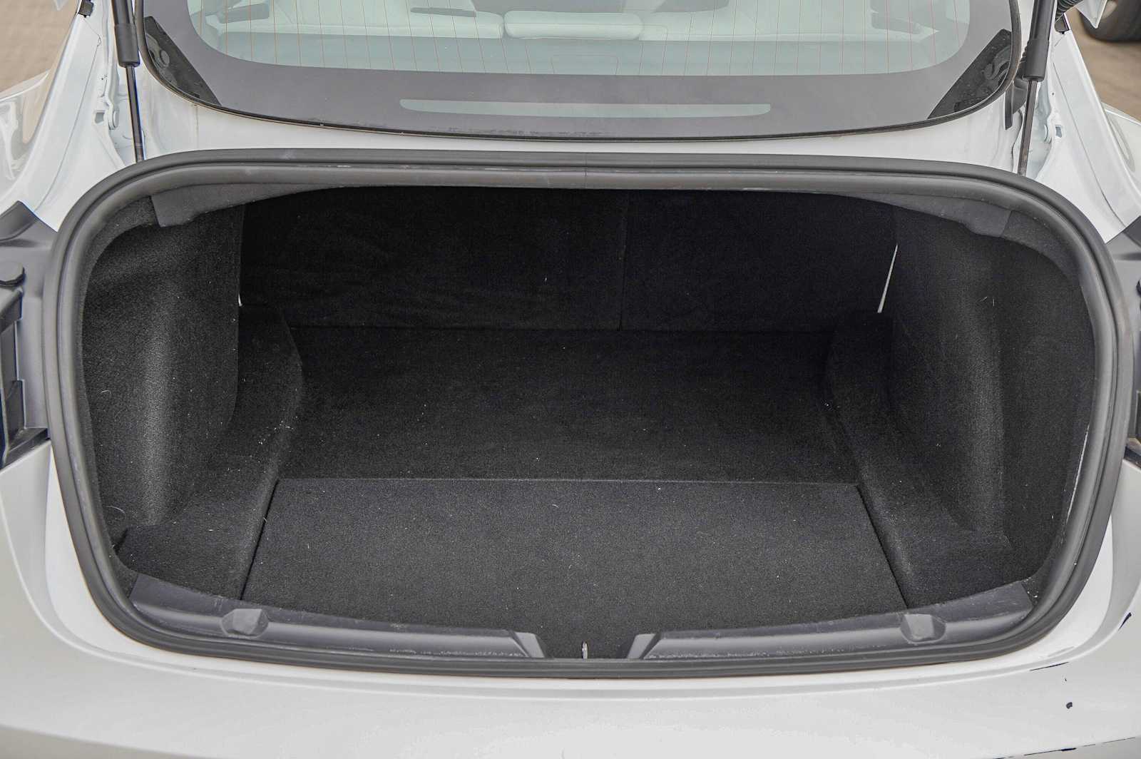 Thumbnail: 2020 Tesla Model 3 - 29