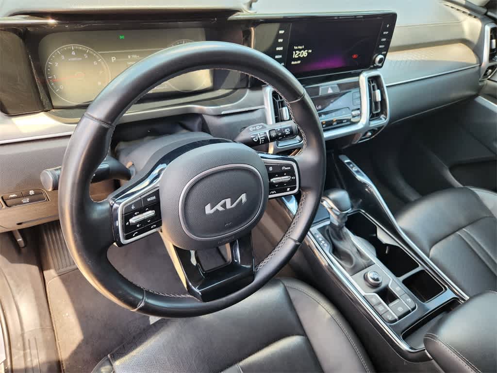 Thumbnail: 2022 Kia Sorento - 2