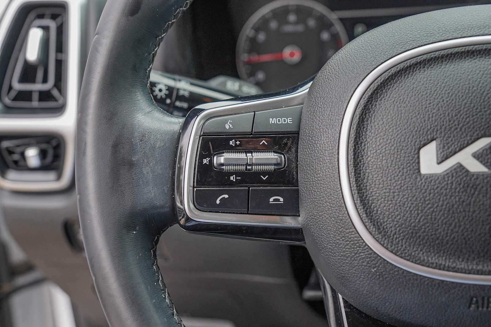 Thumbnail: 2023 Kia Sorento - 13