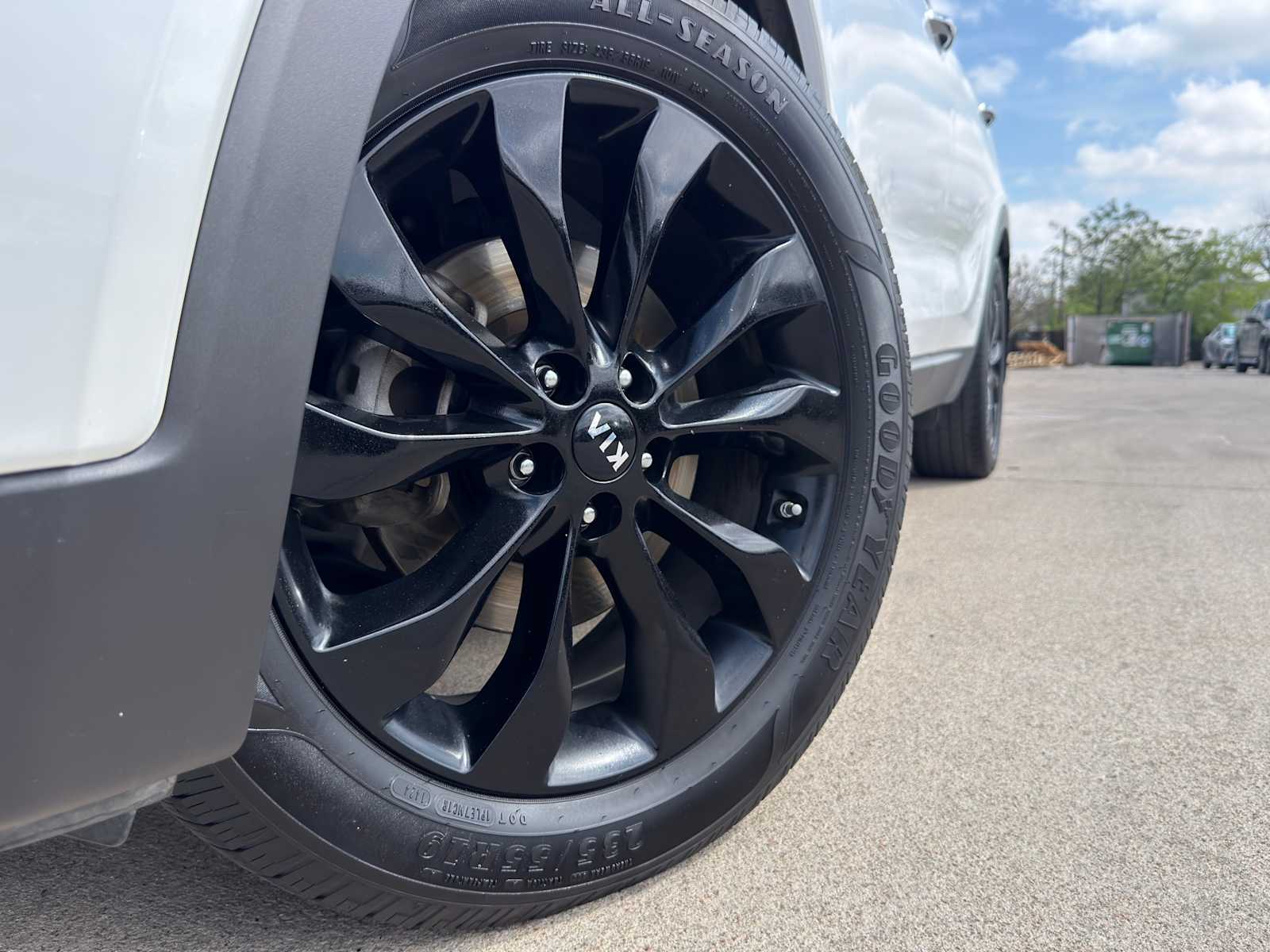 Thumbnail: 2020 Kia Sorento - 6