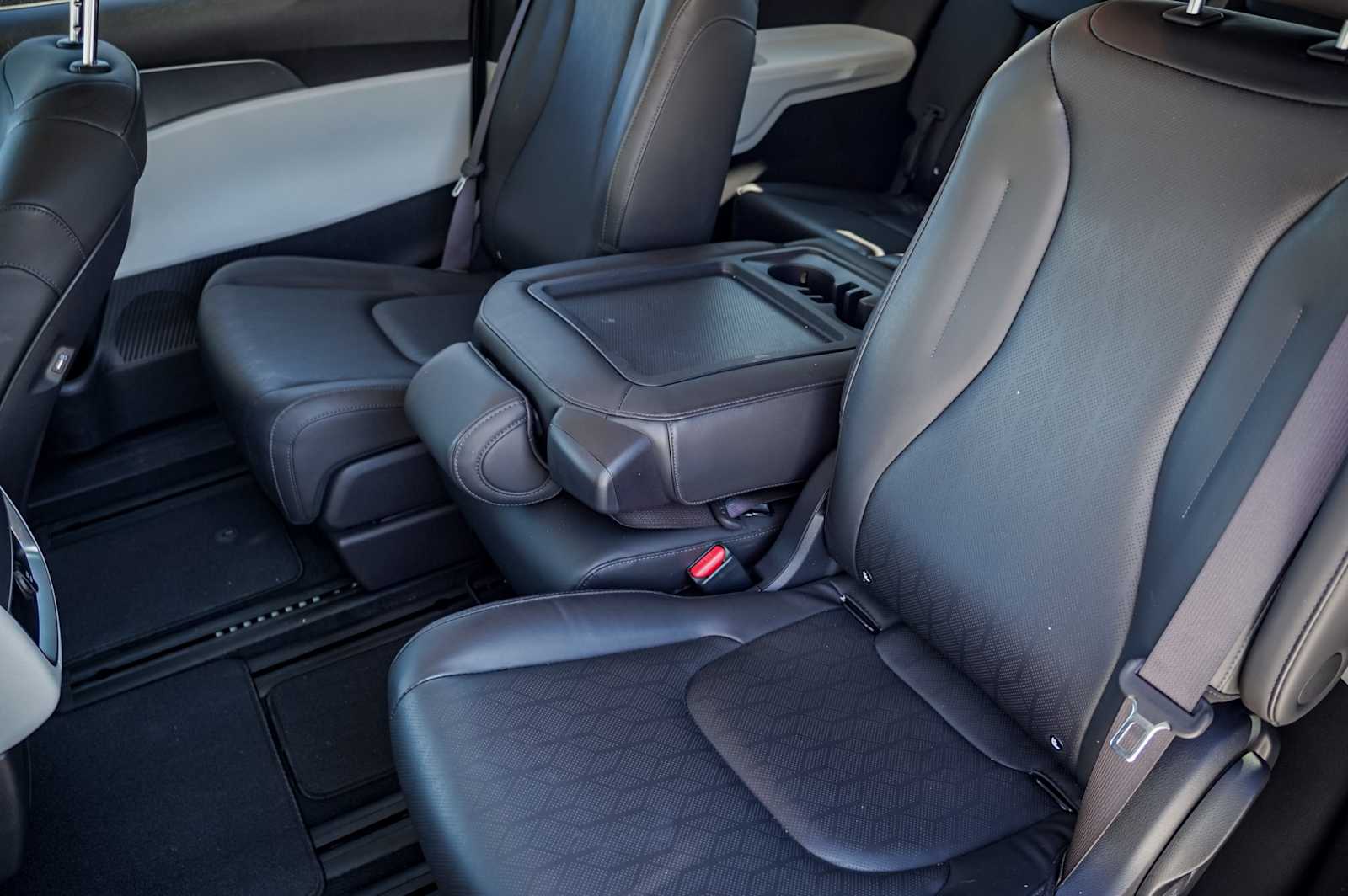 Thumbnail: 2024 Kia Carnival - 28