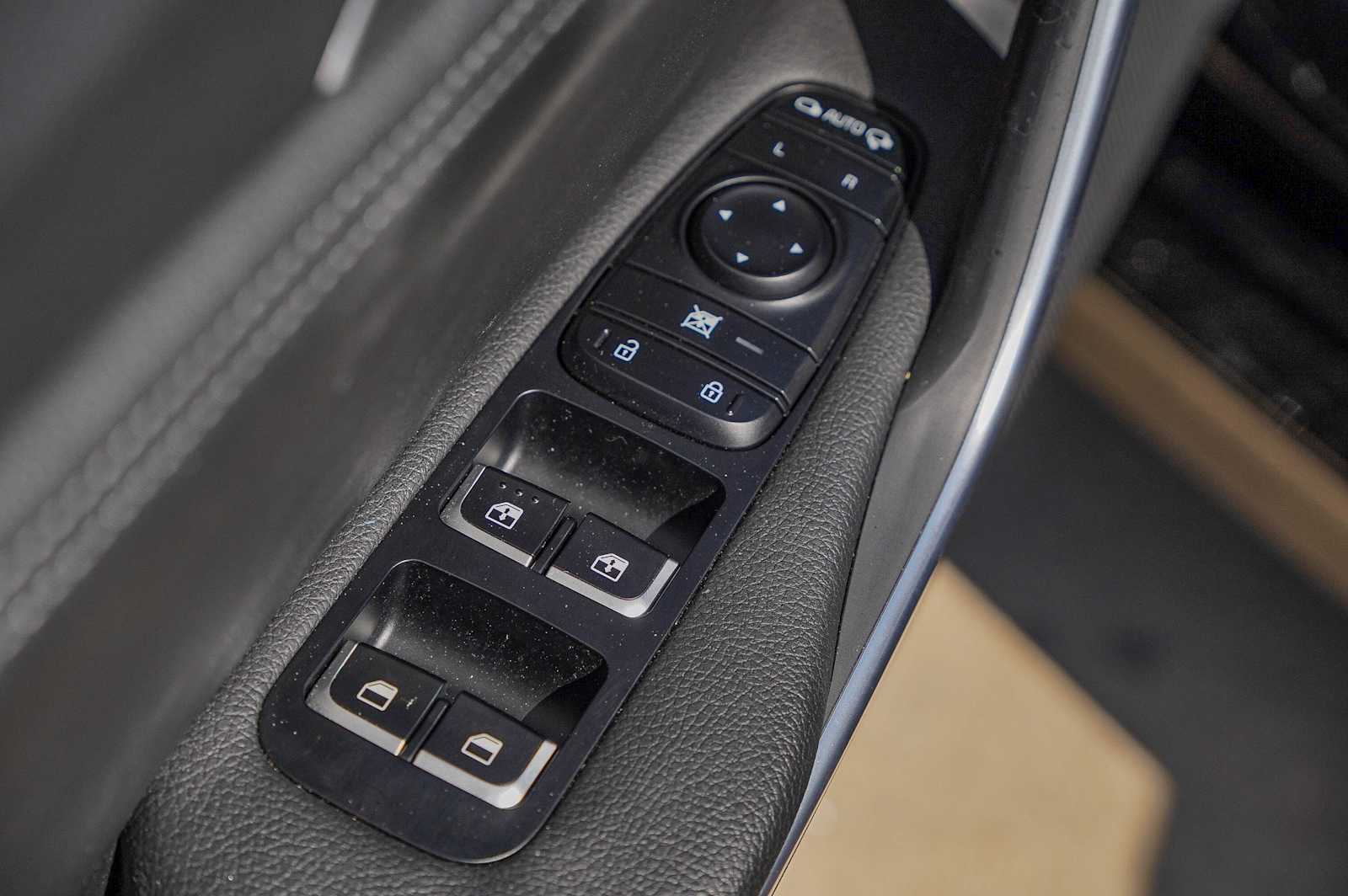 Thumbnail: 2020 Kia Stinger - 24