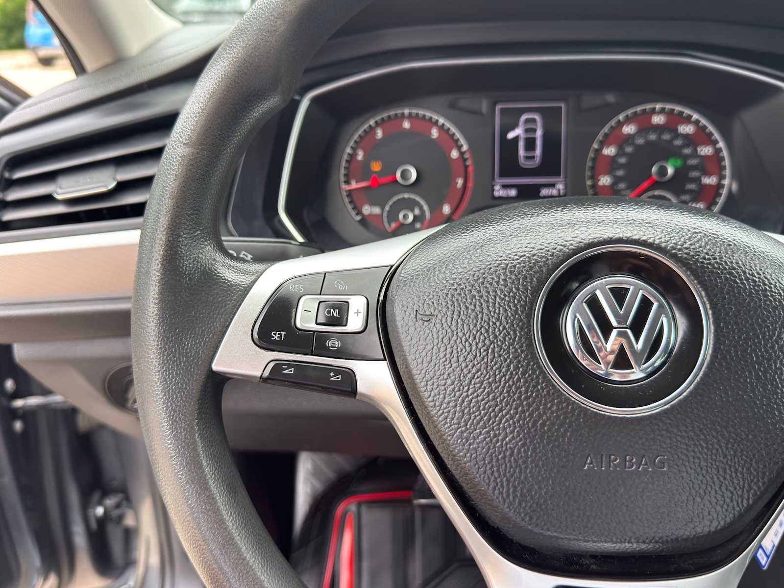 Thumbnail: 2019 Volkswagen Jetta - 18