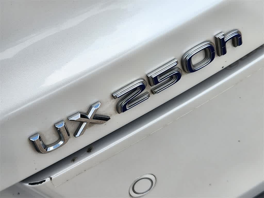 Thumbnail: 2020 Lexus UX - 11