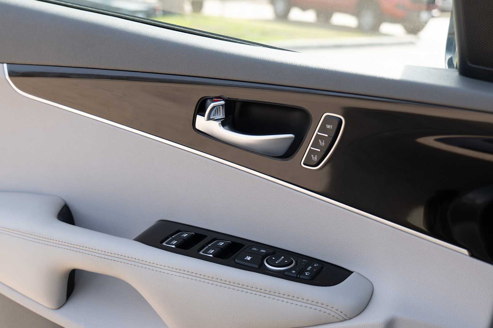 Thumbnail: 2018 Kia Sorento - 21