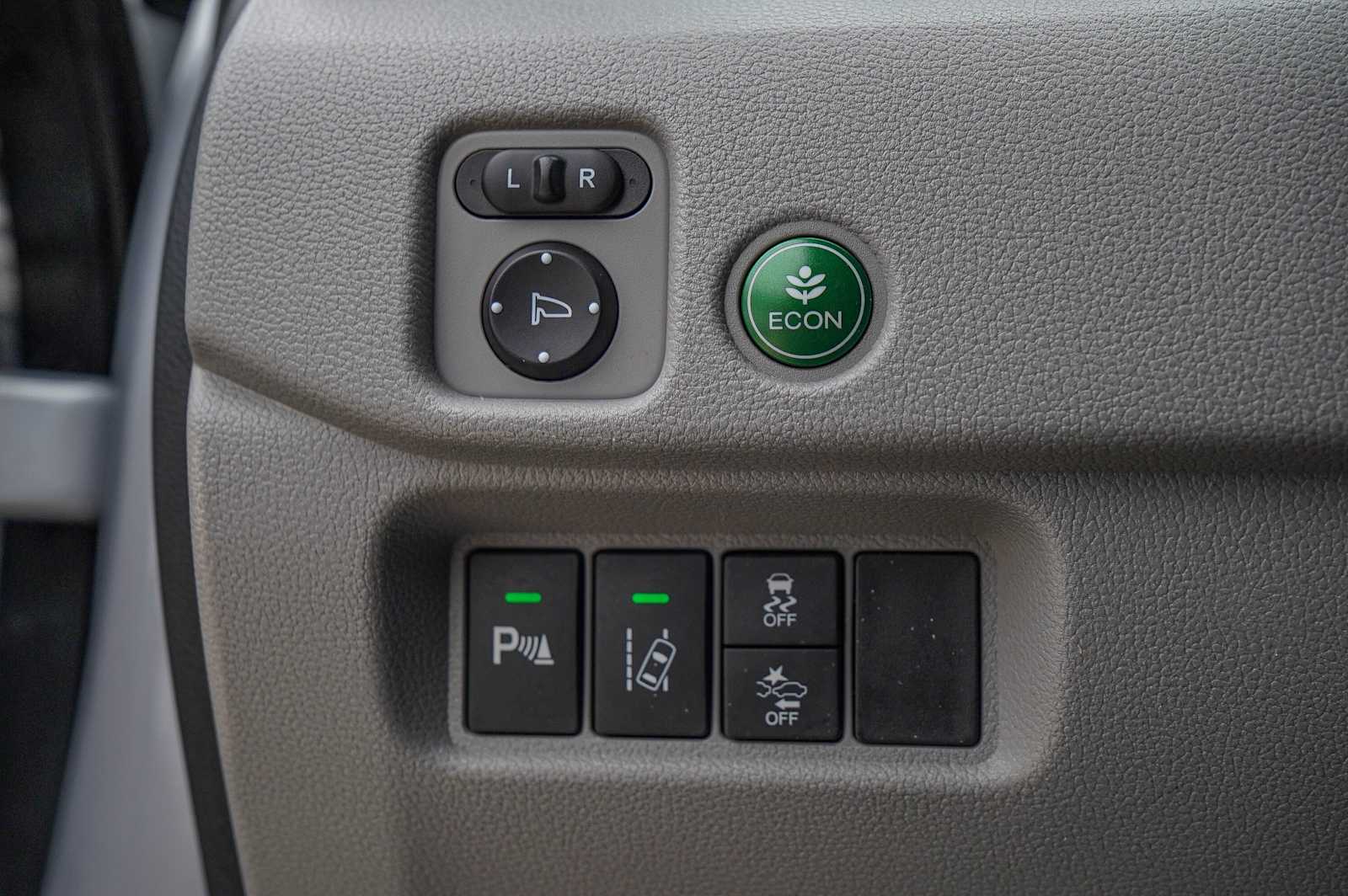 Thumbnail: 2018 Honda Pilot - 22