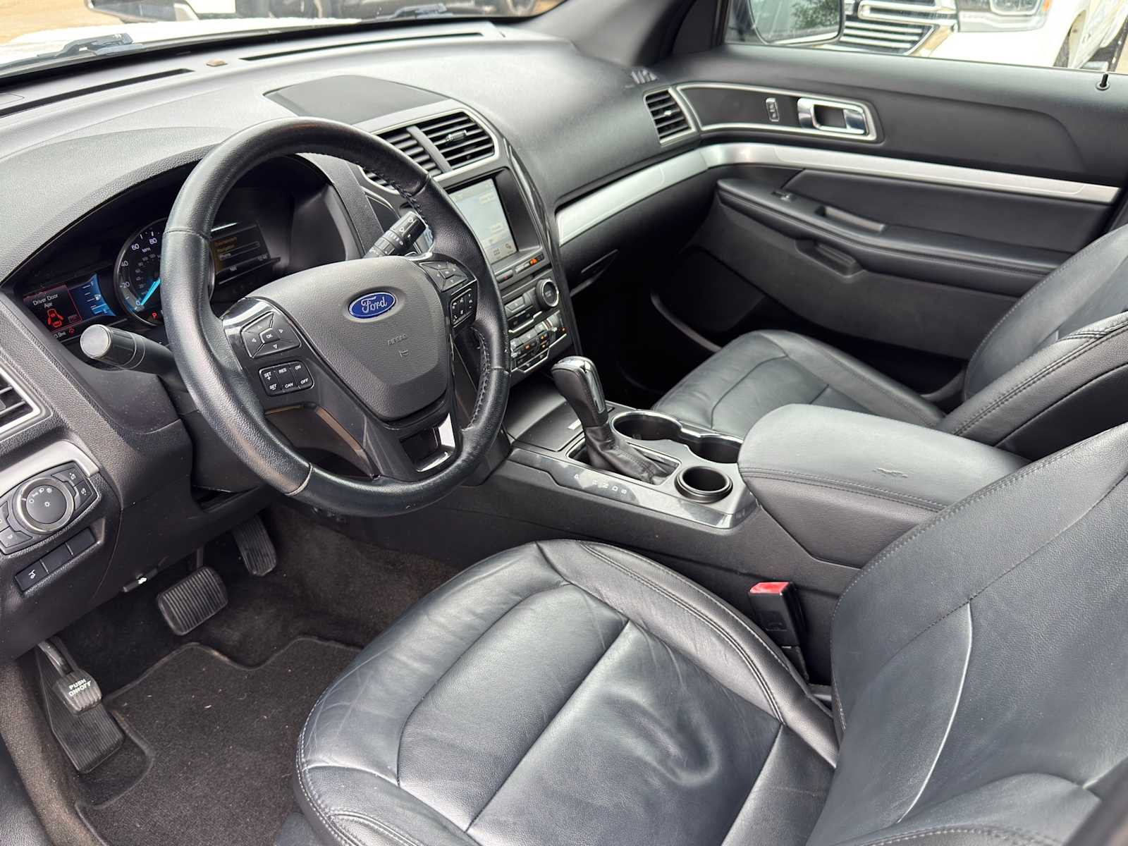 Thumbnail: 2017 Ford Explorer - 8