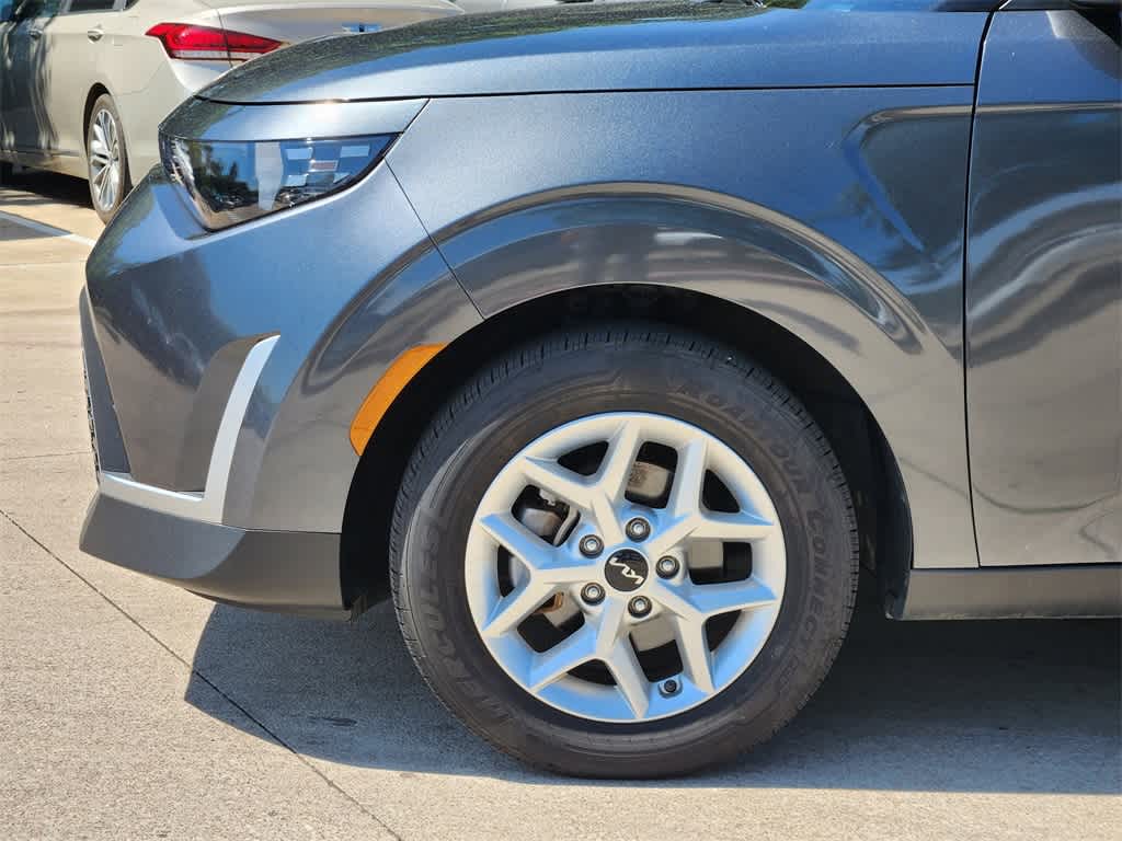 2023 Kia Soul LX 8
