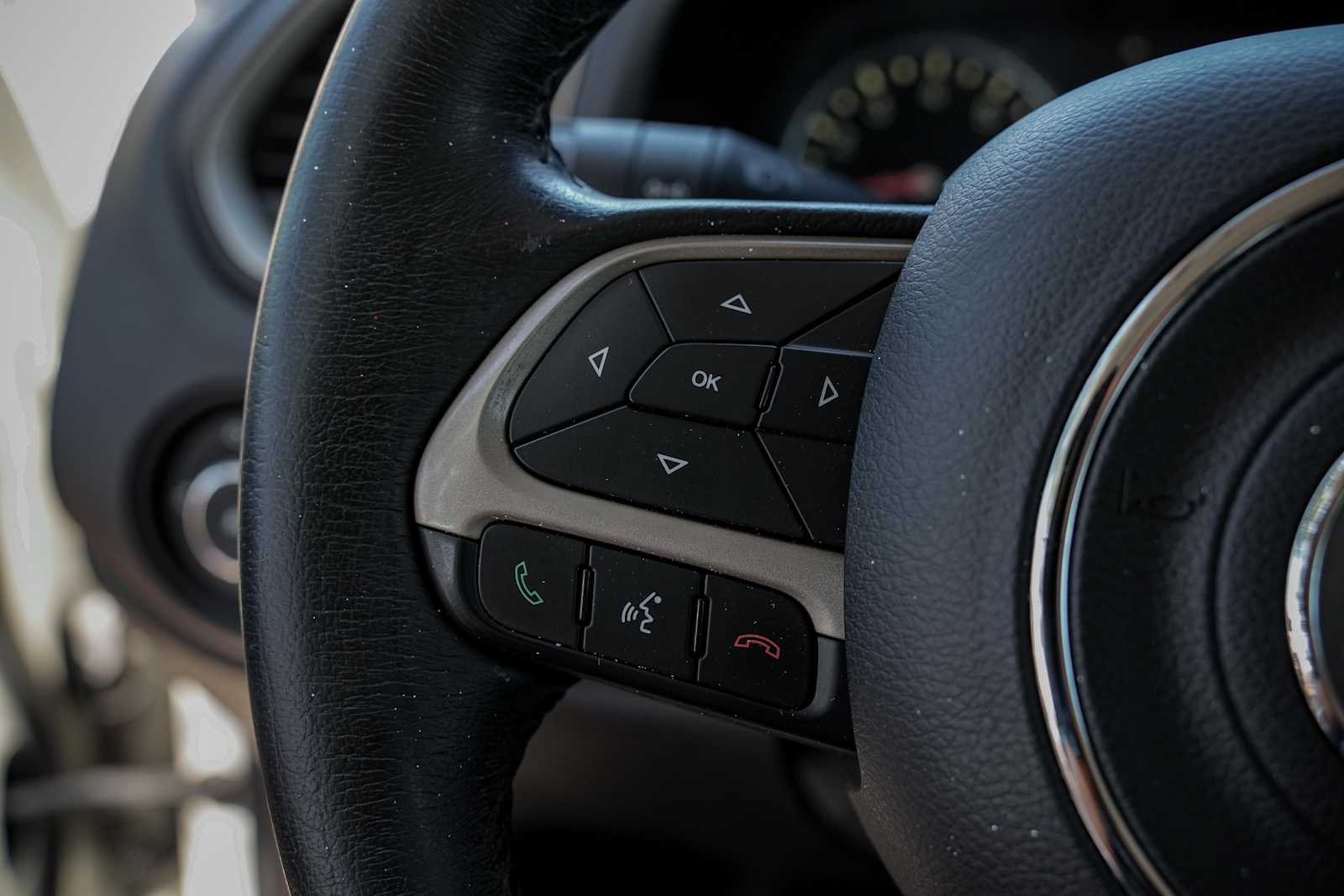 Thumbnail: 2016 Jeep Renegade - 14