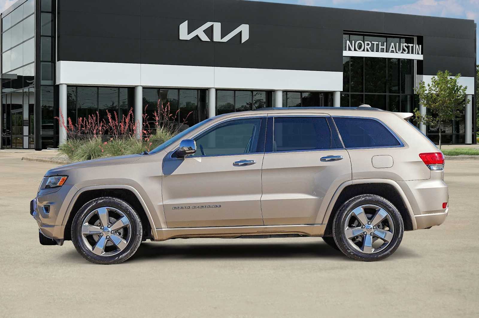 Thumbnail: 2015 Jeep Grand Cherokee - 4